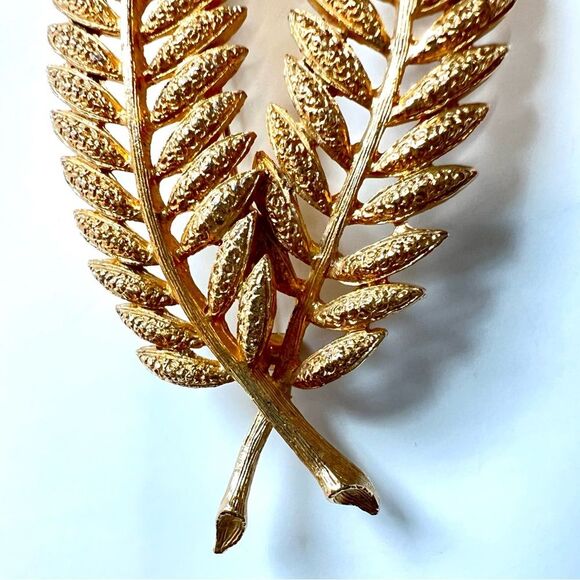 Vintage Retro Dual Gold Tone Textured Leaf Brooch Pin - Picture 4 of 9